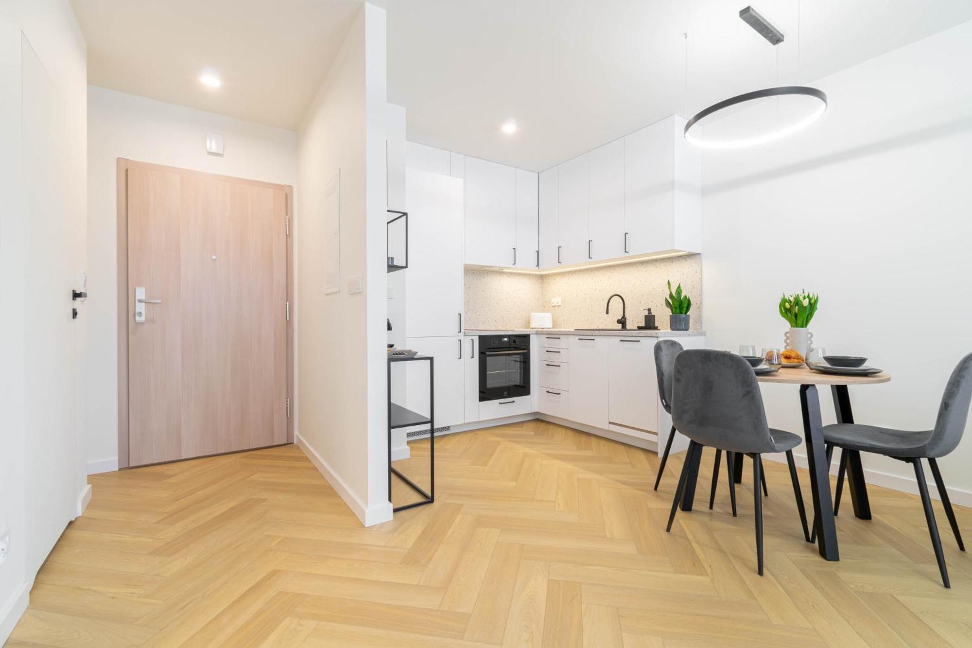 Blue Apartment Ceglana - Free Parking - Self Check-In Kattowitz Exterior foto